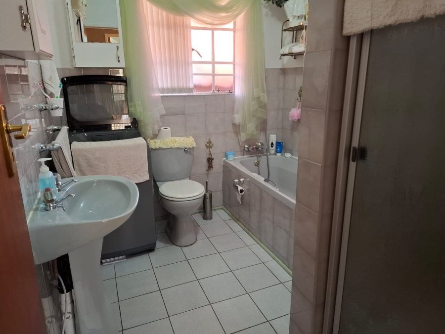 2 Bedroom Property for Sale in Uitsig Free State
